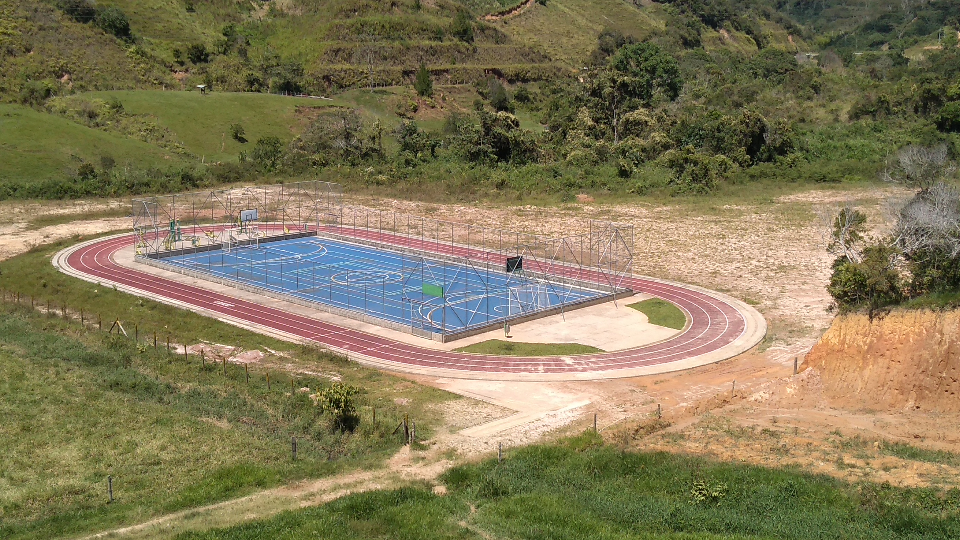 Multipropósito deportivo la manguita.jpg