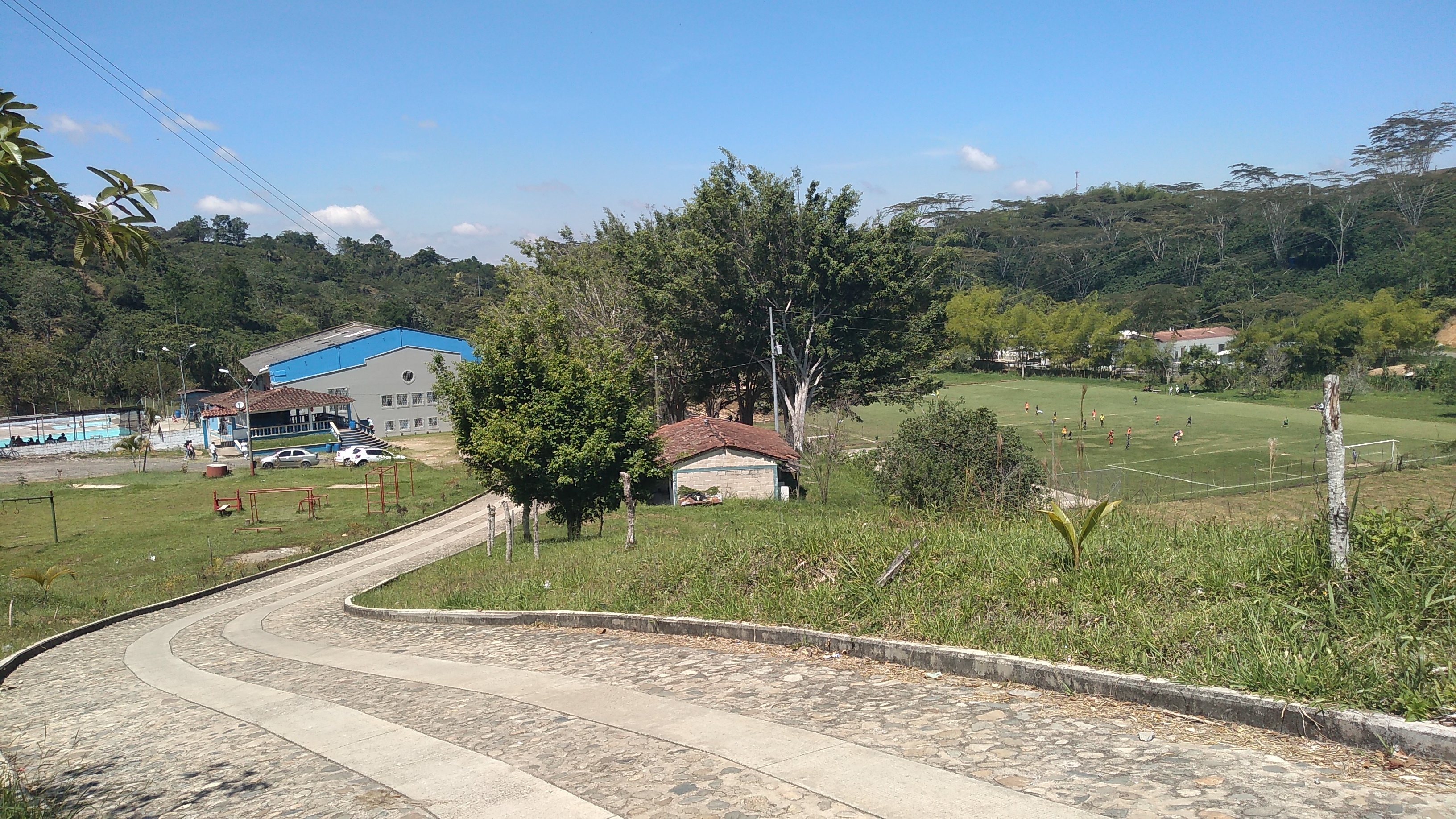 Unidad Deportiva La Vega.jpg